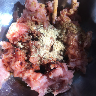 油泼芹菜鲜肉水饺的做法步骤：5