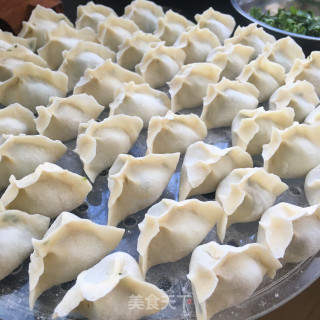 油泼芹菜鲜肉水饺的做法步骤：9
