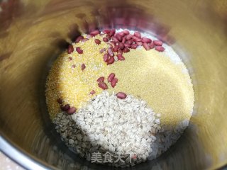 玉米燕麦小米粥的做法步骤：1