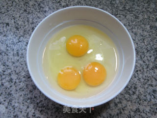 小虾米炒鸡蛋的做法步骤：2
