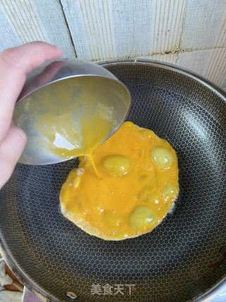 蒜薹炒鸡蛋的做法步骤：5