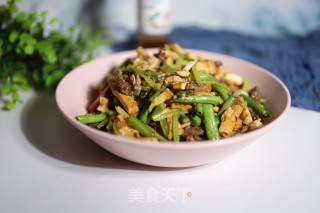 豆角芹菜豆干炒牛肉的做法步骤：10