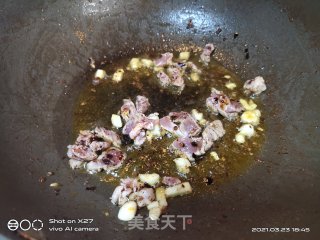 肉片炒白菜的做法步骤：2
