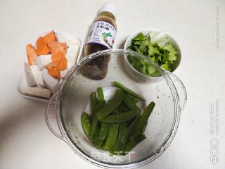芋头玉米荷兰豆沙拉的做法步骤：2