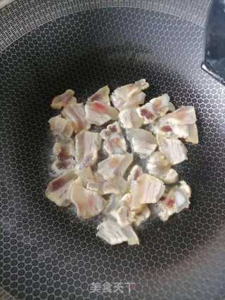 腊肉炒蒜苔的做法步骤：2