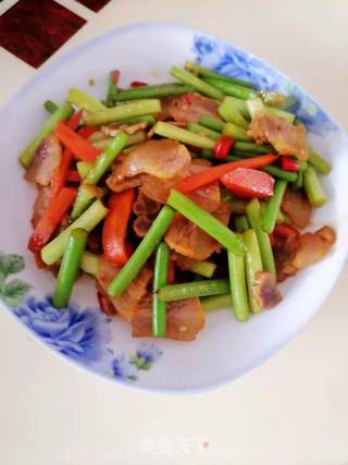 腊肉炒蒜苔的做法步骤：6