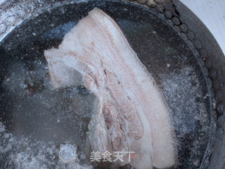五花肉炒芦苇笋的做法步骤：7