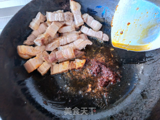 五花肉炒芦苇笋的做法步骤：11
