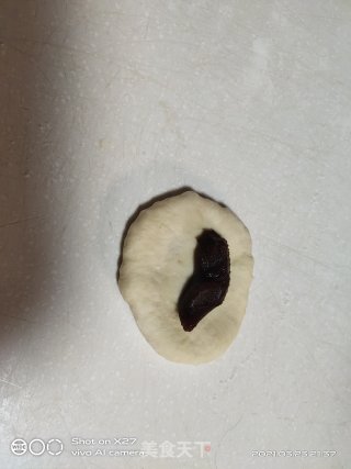 芝麻豆沙面包的做法步骤：7