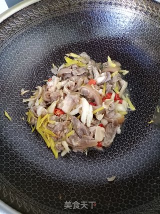 蒜苔炒羊肉的做法步骤：5