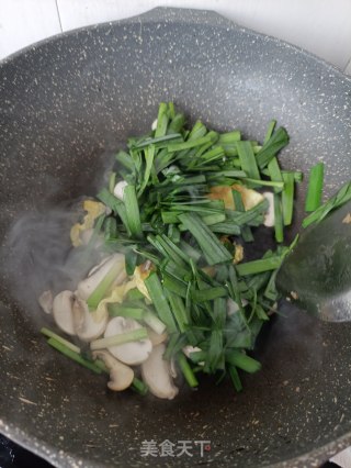 韭菜鸡蛋炒口蘑的做法步骤：12