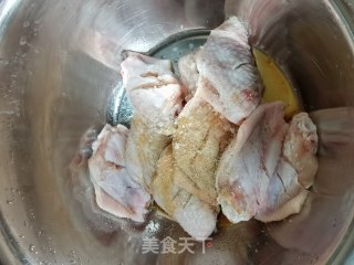 干锅鸡翅的做法步骤：2