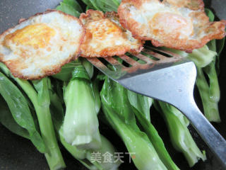 菜芯烧鸡蛋的做法步骤：4