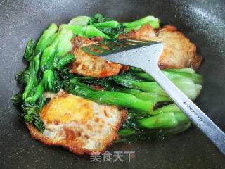 菜芯烧鸡蛋的做法步骤：10