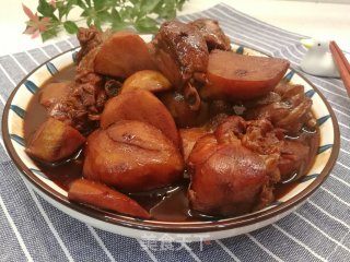 色泽鲜亮，软糯香甜的慈姑炖鸡的做法步骤：7