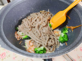 沙拉炒面的做法步骤：5