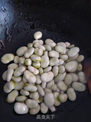 素焖蚕豆的做法步骤：3