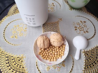 益智豆浆的做法步骤：1