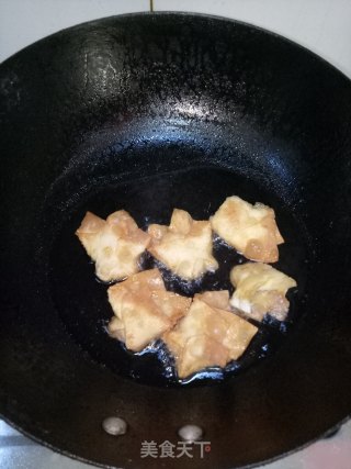 炸草莓果馅馄饨的做法步骤：7