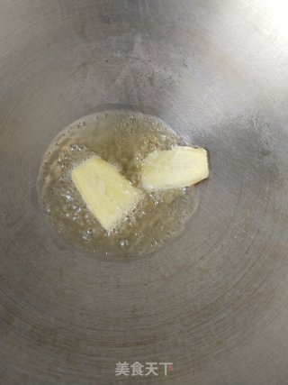 油蛤丝瓜汤的做法步骤：3