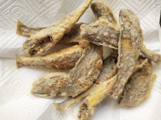 酥炸小黄鱼的做法步骤：6