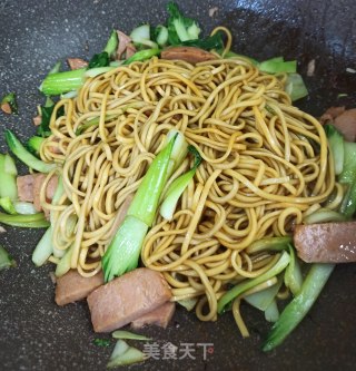 青菜火腿炒面的做法步骤：5