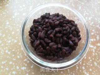 芝麻蜜豆糯米饼的做法步骤：2