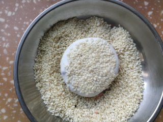 芝麻蜜豆糯米饼的做法步骤：5