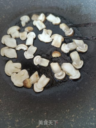 煎姬松茸的做法步骤：6