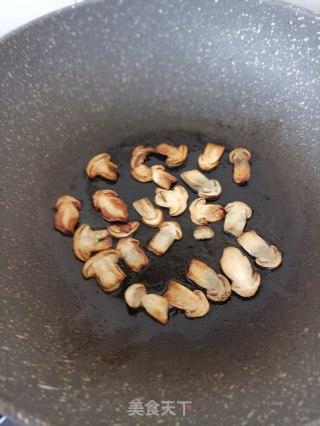 煎姬松茸的做法步骤：8