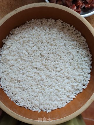 美味糯米饭的做法步骤：1