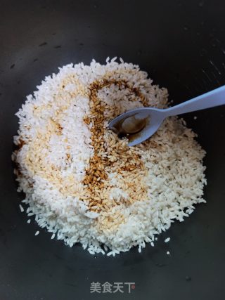 美味糯米饭的做法步骤：3