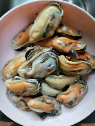 白灼青口的做法步骤：4