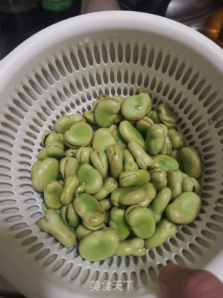 香葱煸蚕豆的做法步骤：2