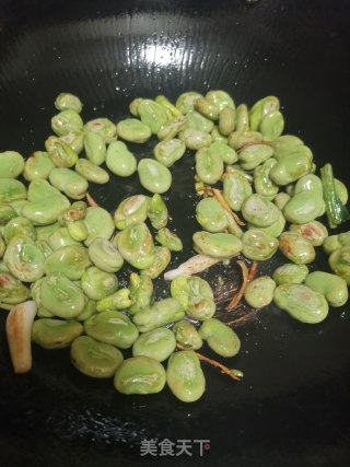 香葱煸蚕豆的做法步骤：5