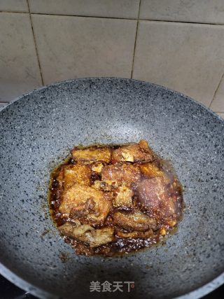 老干妈焖带鱼的做法步骤：12