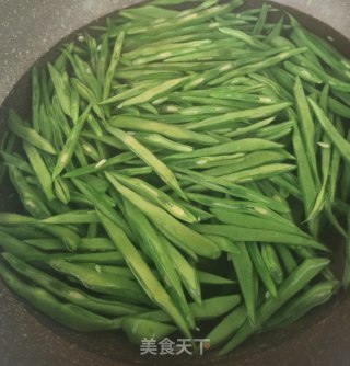 豆角炒肉丝的做法步骤：4
