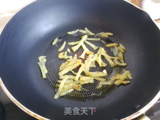 韭菜炒绿豆芽的做法步骤：3