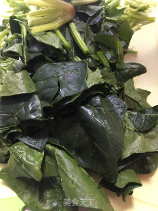 蒜蓉菠菜的做法步骤：2