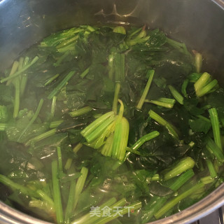 蒜蓉菠菜的做法步骤：3
