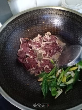 油爆猪肝的做法步骤：5