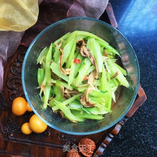松茸炒西芹的做法步骤：10