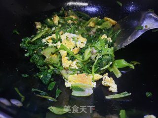 菠菜炒鸭蛋的做法步骤：4