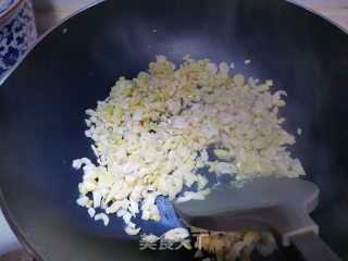 酸菜肉末炒小笋的做法步骤：2
