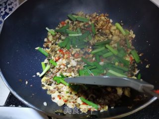 酸菜肉末炒小笋的做法步骤：11