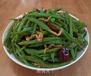 牛肉酱豆角肉丝拌面的做法步骤：1