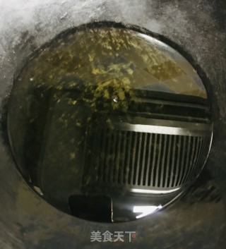 奥尔良炸鸡翅的做法步骤：2