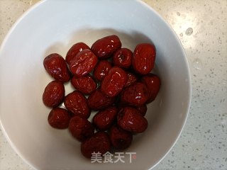 银耳莲子羹的做法步骤：5