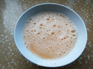 香菇莴笋鸭蛋炒年糕的做法步骤：2