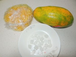 木瓜银耳羹的做法步骤：1